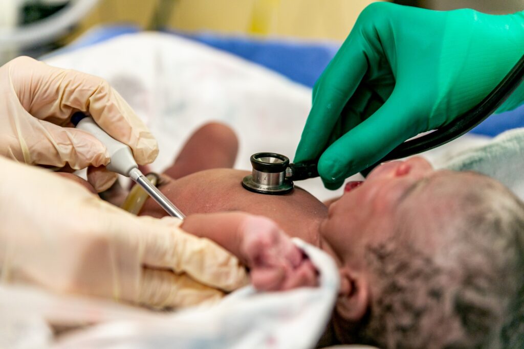 NICU　低出生体重児　胎児発育不全　体調不良　病院