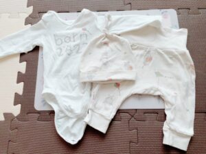 H&M 胎児発育不全　赤ちゃん小さめ ベビー服